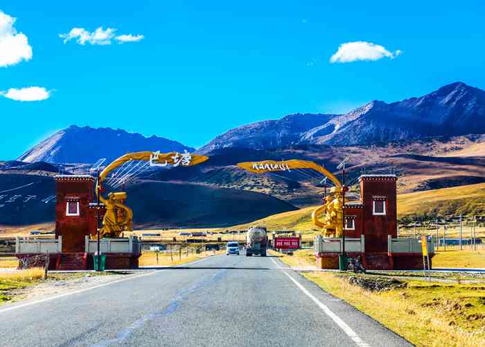 成都租大巴攻略，这5个靠谱平台，让你组队出游不踩雷！-第1张图片-成都租车公司